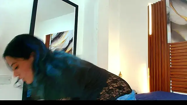 Evelin thompsson online show from January 13, 2026, 3:32 am