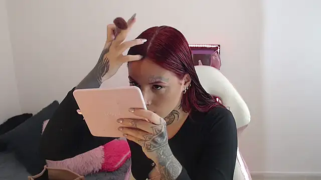 Maddy Vicius19 online show from September 27, 2025, 9:32 pm