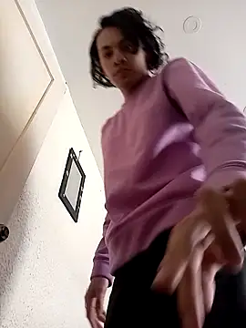 Snapshot of kittymutant99 chatting on December 21, 2025, 2:30 pm kittymutant99 online show from December 21, 2025, 2:30 pm