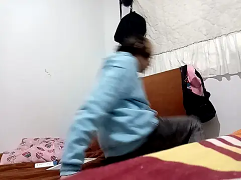 Snapshot of kittymutant99 chatting on November 5, 2025, 10:46 pm kittymutant99 online show from November 5, 2025, 10:46 pm