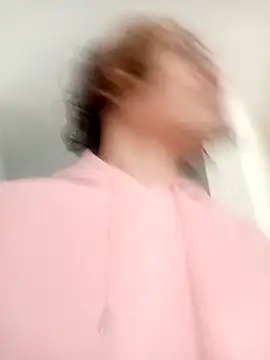 Snapshot of kittymutant99 chatting on December 5, 2025, 1:10 pm kittymutant99 online show from December 5, 2025, 1:10 pm