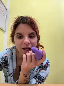 Brutecia2002 online show from December 22, 2025, 11:32 am