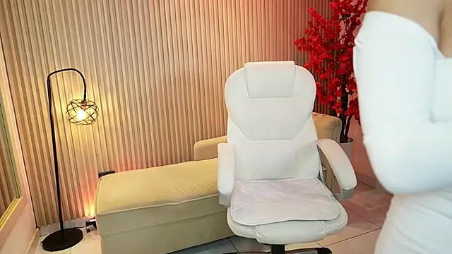 sarabelmont online show from September 11, 2025, 11:43 am