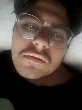 Snapshot of YOGOMXXX chatting on September 17, 2025, 8:00 pm YOGOMXXX online show from September 17, 2025, 8:00 pm