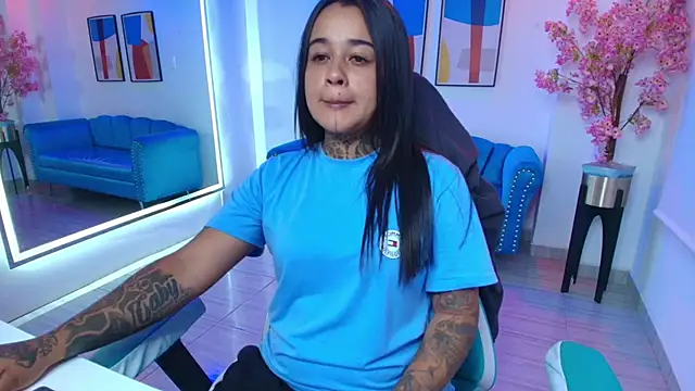Black roseee online show from May 14, 2026, 3:47 am