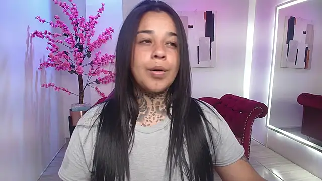 Black roseee online show from November 26, 2025, 3:50 am