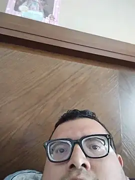 Santiagoqro85 online show from November 30, 2025, 8:31 pm