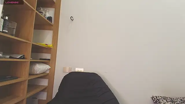 Isis Bladee online show from July 10, 2026, 1:05 am