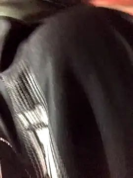 Snapshot of luzmelzinha chatting on October 4, 2025, 2:46 am luzmelzinha online show from October 4, 2025, 2:46 am