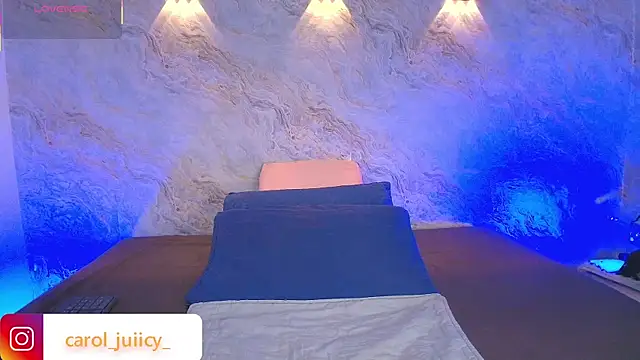 abbyrouss  online show from October 13, 2025, 3:08 am