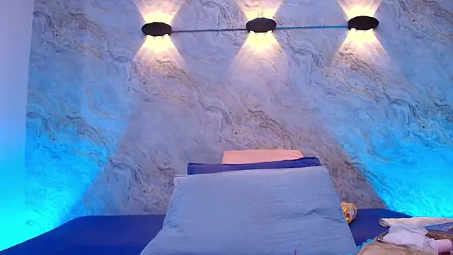 abbyrouss  online show from October 1, 2025, 3:11 am