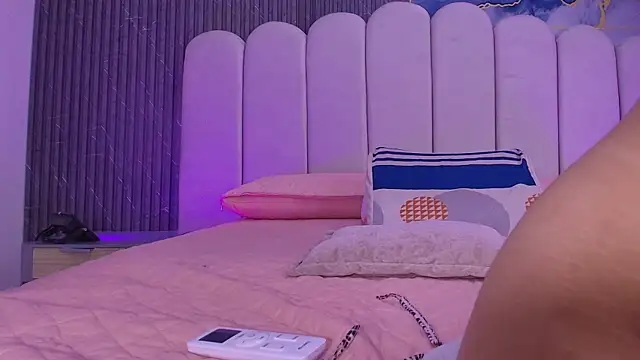 abbyrouss  online show from July 24, 2026, 3:13 am