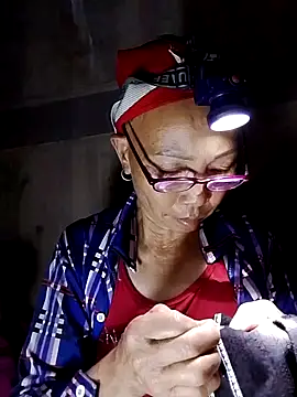 -Xuka-200 online show from November 9, 2025, 1:26 pm