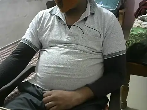 Famit025 online show from January 9, 2026, 5:42 pm