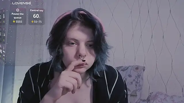 Snapshot of Alice_Zev chatting on May 24, 2026, 11:04 pm Alice Zev online show from May 24, 2026, 11:04 pm