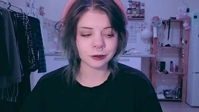 Snapshot of Alice_Zev chatting on March 21, 2026, 10:57 pm Alice Zev online show from March 21, 2026, 10:57 pm