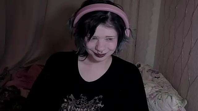 Snapshot of Alice_Zev chatting on March 1, 2026, 12:32 am Alice Zev online show from March 1, 2026, 12:32 am