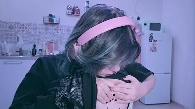 Snapshot of Alice_Zev chatting on March 29, 2026, 12:23 am Alice Zev online show from March 29, 2026, 12:23 am