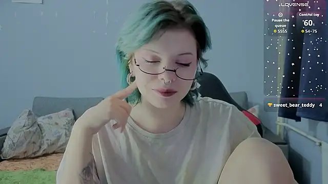 Alice Zev online show from September 30, 2025, 6:47 pm