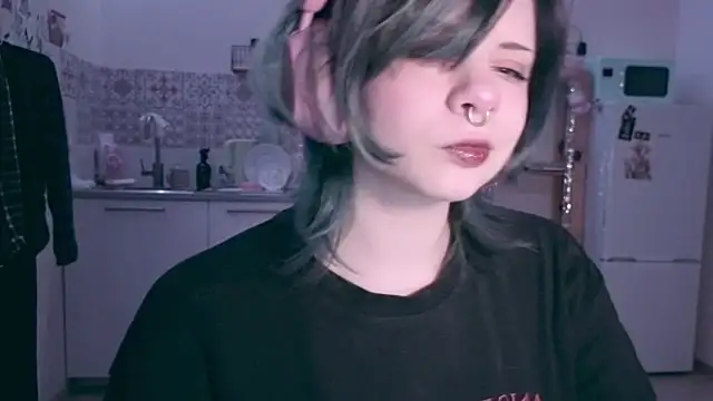 Snapshot of Alice_Zev chatting on March 24, 2026, 12:43 am Alice Zev online show from March 24, 2026, 12:43 am