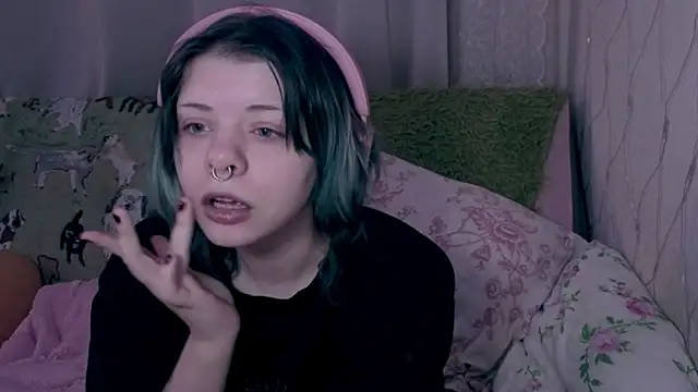 Snapshot of Alice_Zev chatting on April 4, 2026, 2:40 am Alice Zev online show from April 4, 2026, 2:40 am