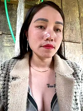 chipp-bong online show from October 27, 2025, 3:29 am