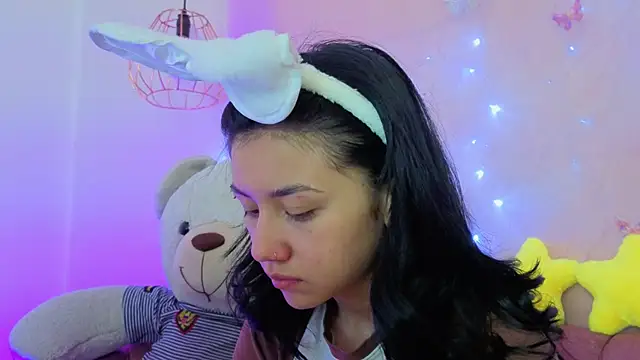 april bennett online show from January 7, 2026, 12:32 pm