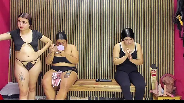 Snapshot of VantablackBDSMShow_ chatting on March 19, 2026, 12:38 pm VantablackBDSMShow online show from March 19, 2026, 12:38 pm