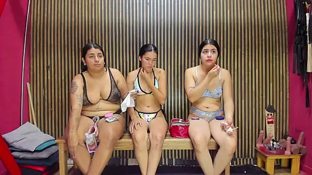 Snapshot of VantablackBDSMShow_ chatting on February 28, 2026, 12:27 pm VantablackBDSMShow online show from February 28, 2026, 12:27 pm