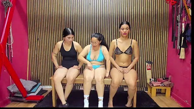 Snapshot of VantablackBDSMShow_ chatting on March 7, 2026, 12:32 pm VantablackBDSMShow online show from March 7, 2026, 12:32 pm