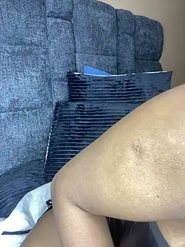 MilfBoobsxx online show from June 9, 2026, 5:36 pm