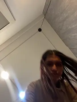 Caroline daring online show from May 8, 2026, 12:31 pm