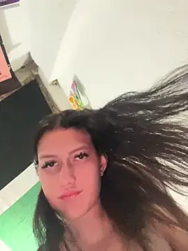 Caroline daring online show from June 9, 2026, 1:17 am