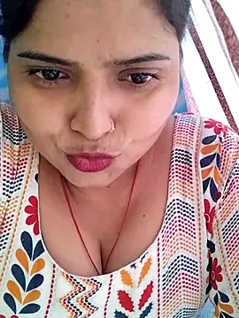 Hot-Pooja25 online show from February 6, 2026, 4:30 am