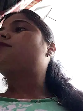 Hot-Pooja25 online show from May 4, 2026, 2:26 am