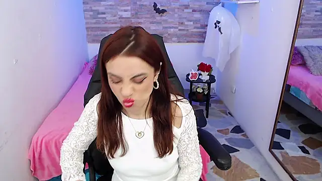 KendallWood  online show from October 27, 2025, 8:21 pm