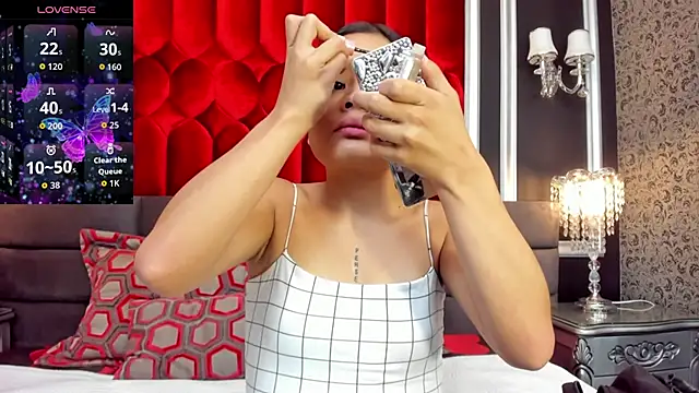 SharonBonet online show from December 19, 2025, 11:23 am