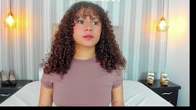 Snapshot of Sofiapassionne chatting on July 8, 2026, 1:56 pm Sofiapassionne online show from July 8, 2026, 1:56 pm