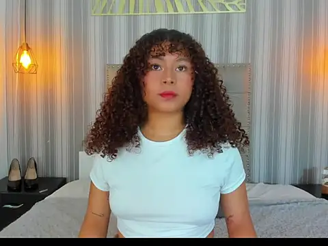 Snapshot of Sofiapassionne chatting on July 21, 2026, 2:51 pm Sofiapassionne online show from July 21, 2026, 2:51 pm