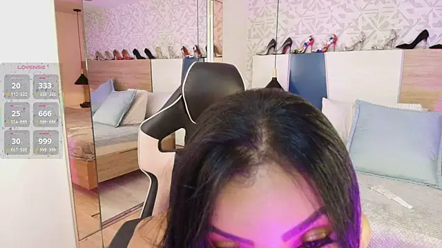 veronikali online show from April 27, 2026, 7:56 pm