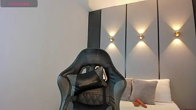 ashly moonn online show from February 9, 2026, 12:14 pm