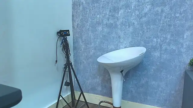 kissme luna online show from September 14, 2025, 7:58 pm