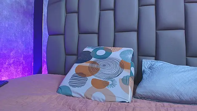 kissme luna online show from September 19, 2025, 7:07 pm