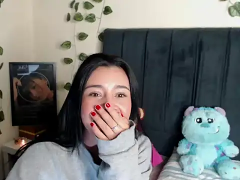 MarilynWhite  online show from September 19, 2025, 3:21 am