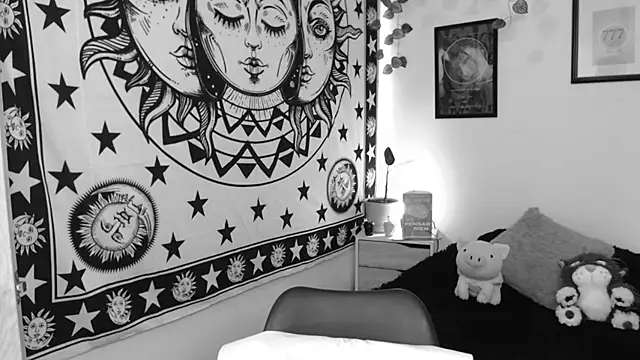 MarilynWhite  online show from October 28, 2025, 10:09 pm