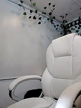 MarilynWhite  online show from November 24, 2025, 2:00 am