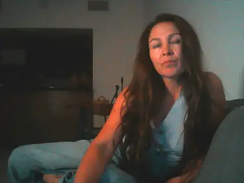 Snapshot of Avelinii chatting on May 27, 2026, 5:20 pm Avelinii online show from May 27, 2026, 5:20 pm