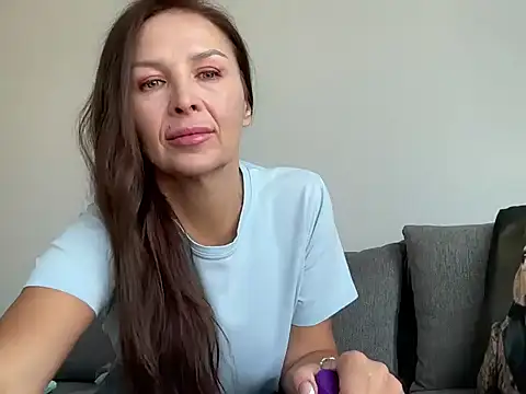 Snapshot of Avelinii chatting on June 20, 2026, 7:35 am Avelinii online show from June 20, 2026, 7:35 am