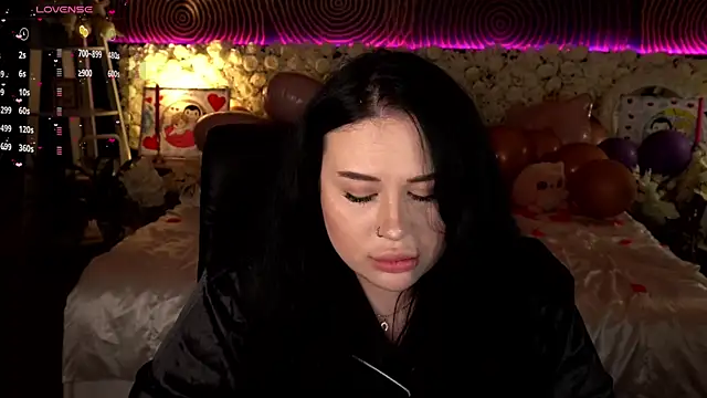 SerahMirabeli online show from March 8, 2026, 2:04 am