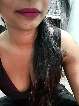 Snapshot of Itz_Mayra_ chatting on January 8, 2026, 10:10 am Itz Mayra online show from January 8, 2026, 10:10 am